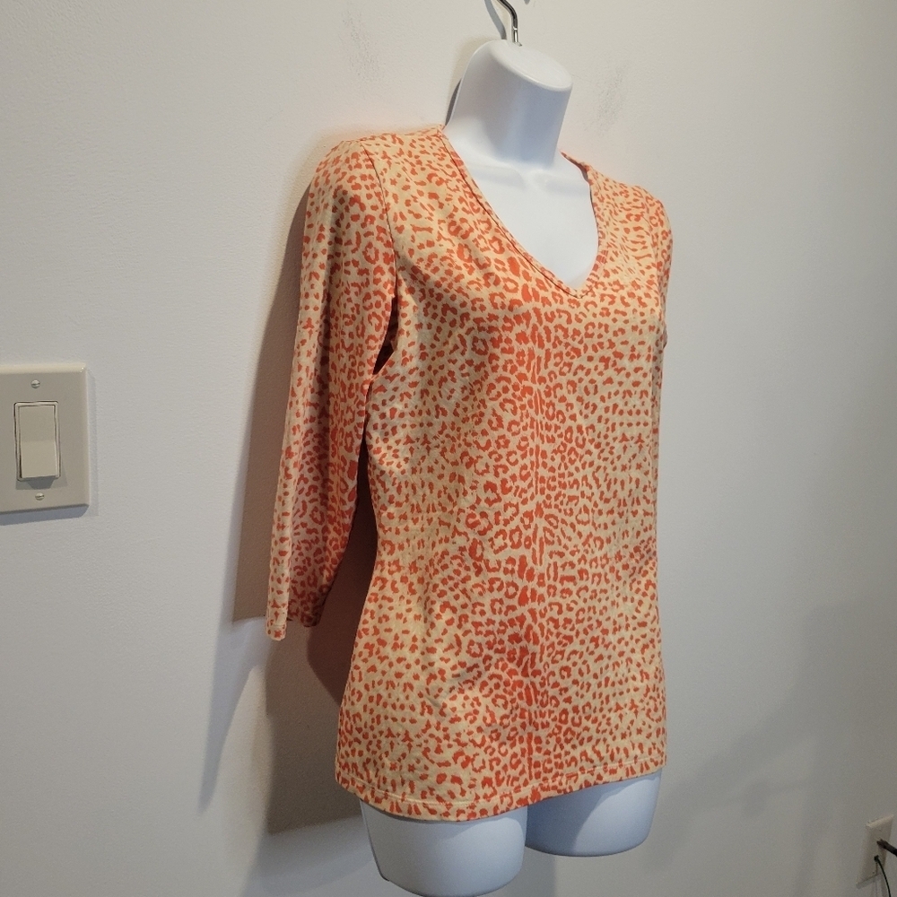 J Mclaughlin Size M Orange Animal Print Vneck Blouse - Picture 3 of 7